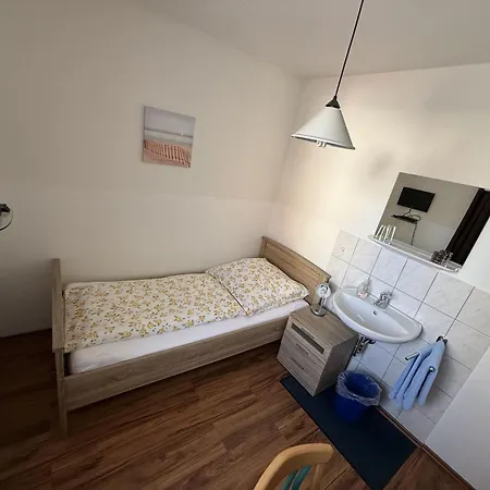 Pensión Gaestehaus - Lindengarten *