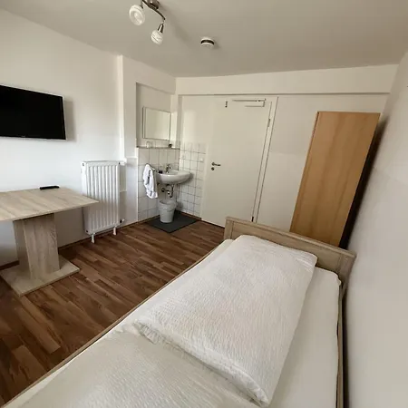 Gaestehaus - Lindengarten Pensión *